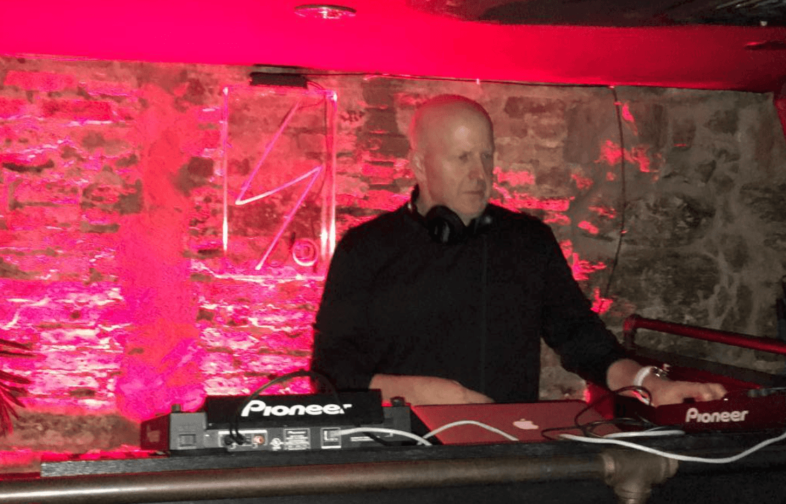 投資銀行グループとして名高いゴールドマン・サックスの次期CEO、副業はナイトクラブDJ | block.fm