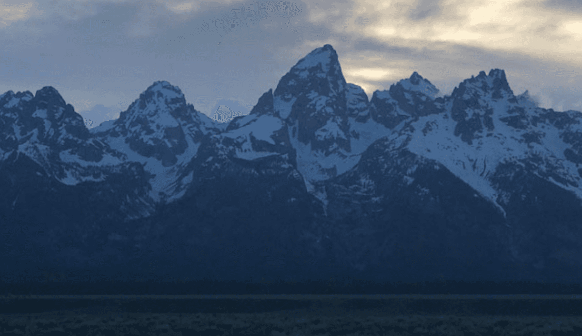 アーティスト感出まくり! Kanye Westの『ye』のジャケットに言葉を