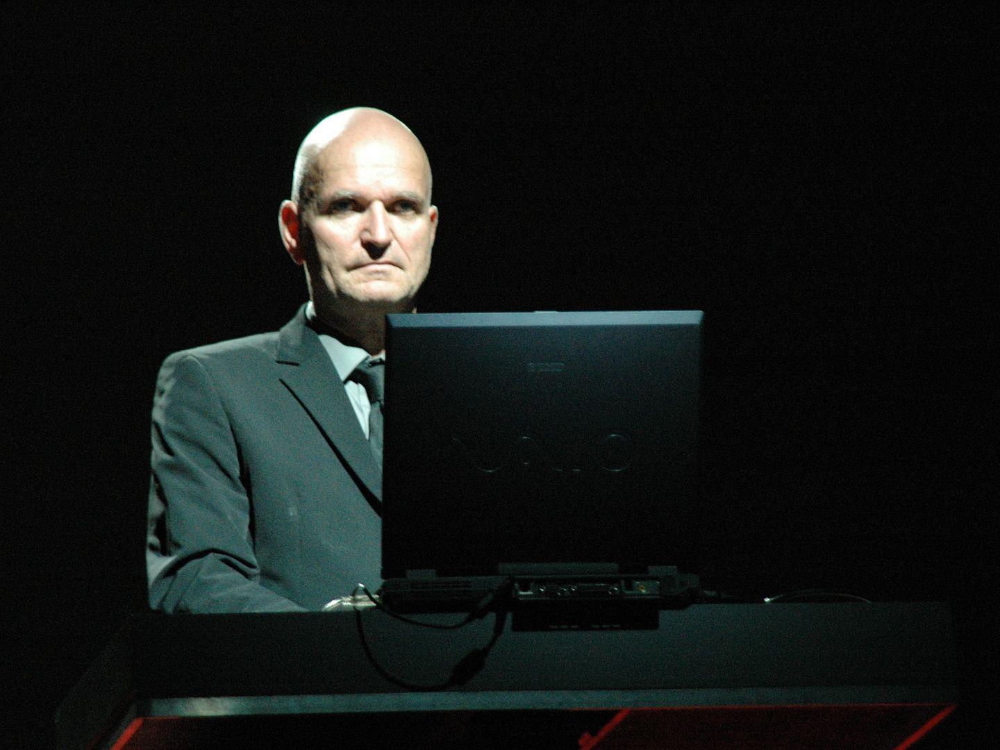 Florian Schneider追悼、サンプリングネタで振り返るKraftwerk