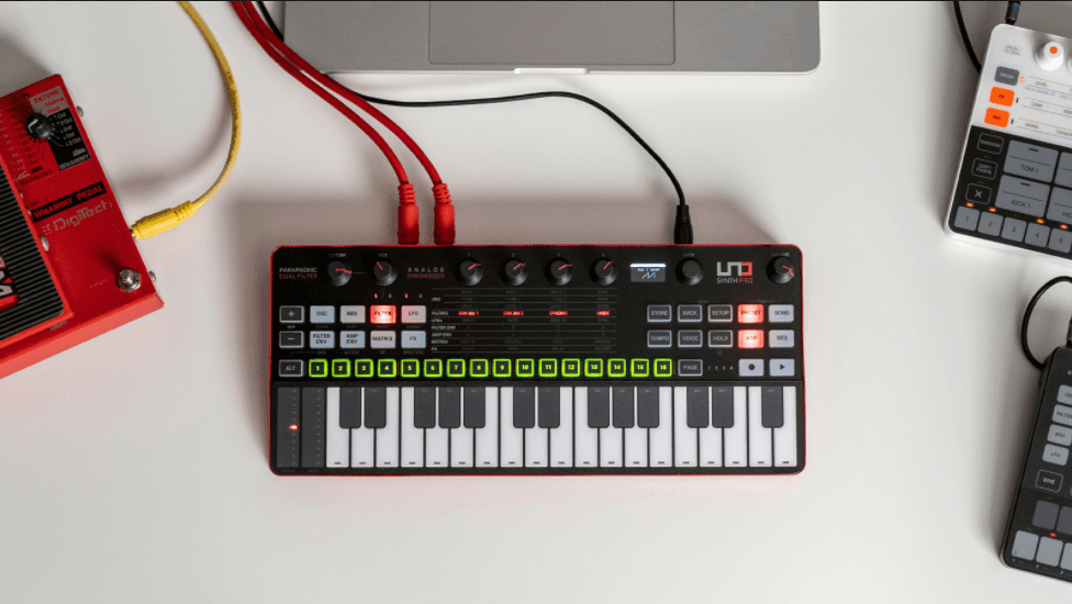 アナログシンセでもお値段以上! IK Multimediaが人気のUNO Synth上位版 