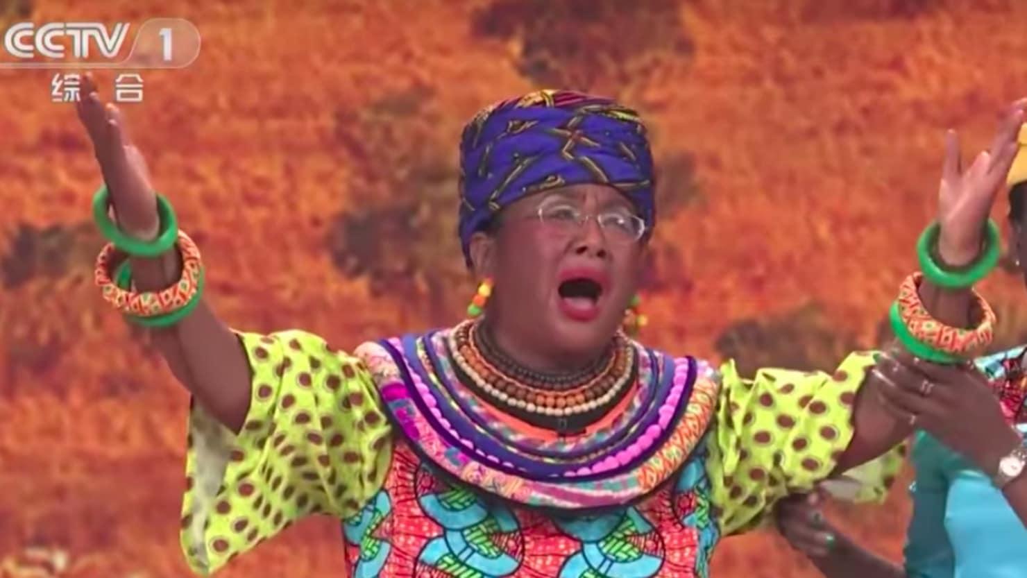 中国国営放送で女優が「黒塗り」で登場し、各国メディアから非難 | block.fm